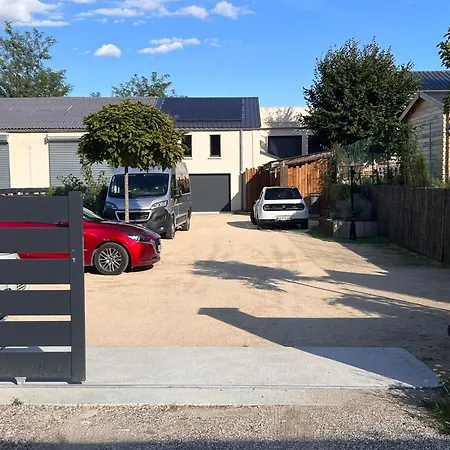 60m2 Au Calme Avec A Parking Prive A 2 Pas Du Centre Konukevi Montélimar